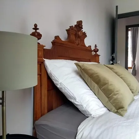 Number15 Bed & Breakfast *
