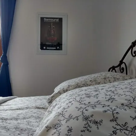 Bed & Breakfast Number15